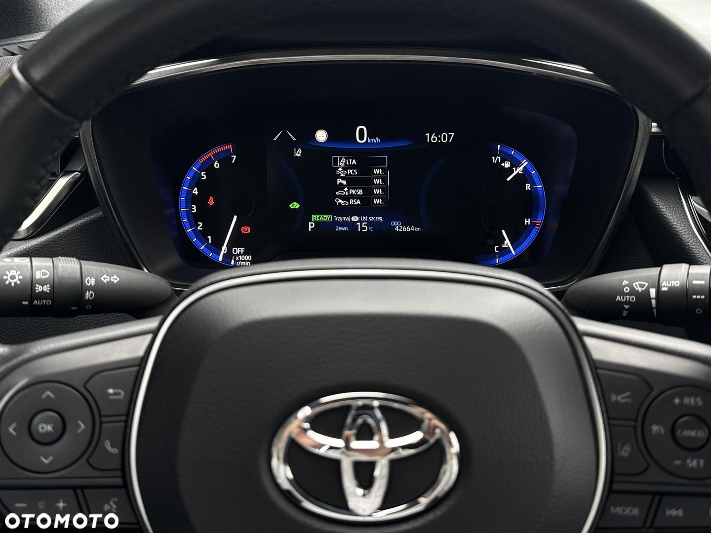 Toyota Corolla 1.8 Hybrid Comfort - 20