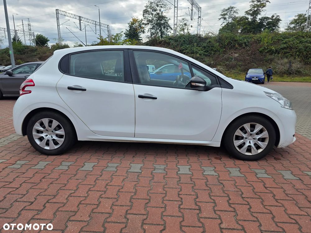 Peugeot 208 - 7