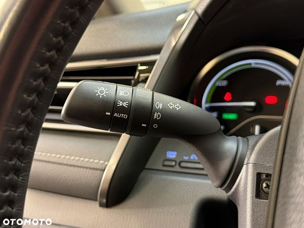 Toyota Camry - 19