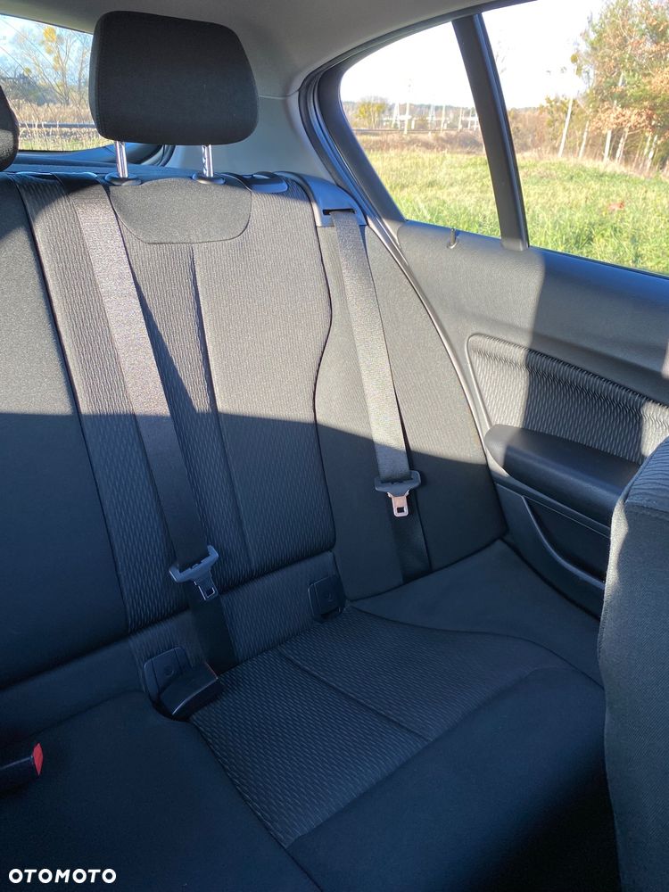 BMW Seria 1 118i - 11
