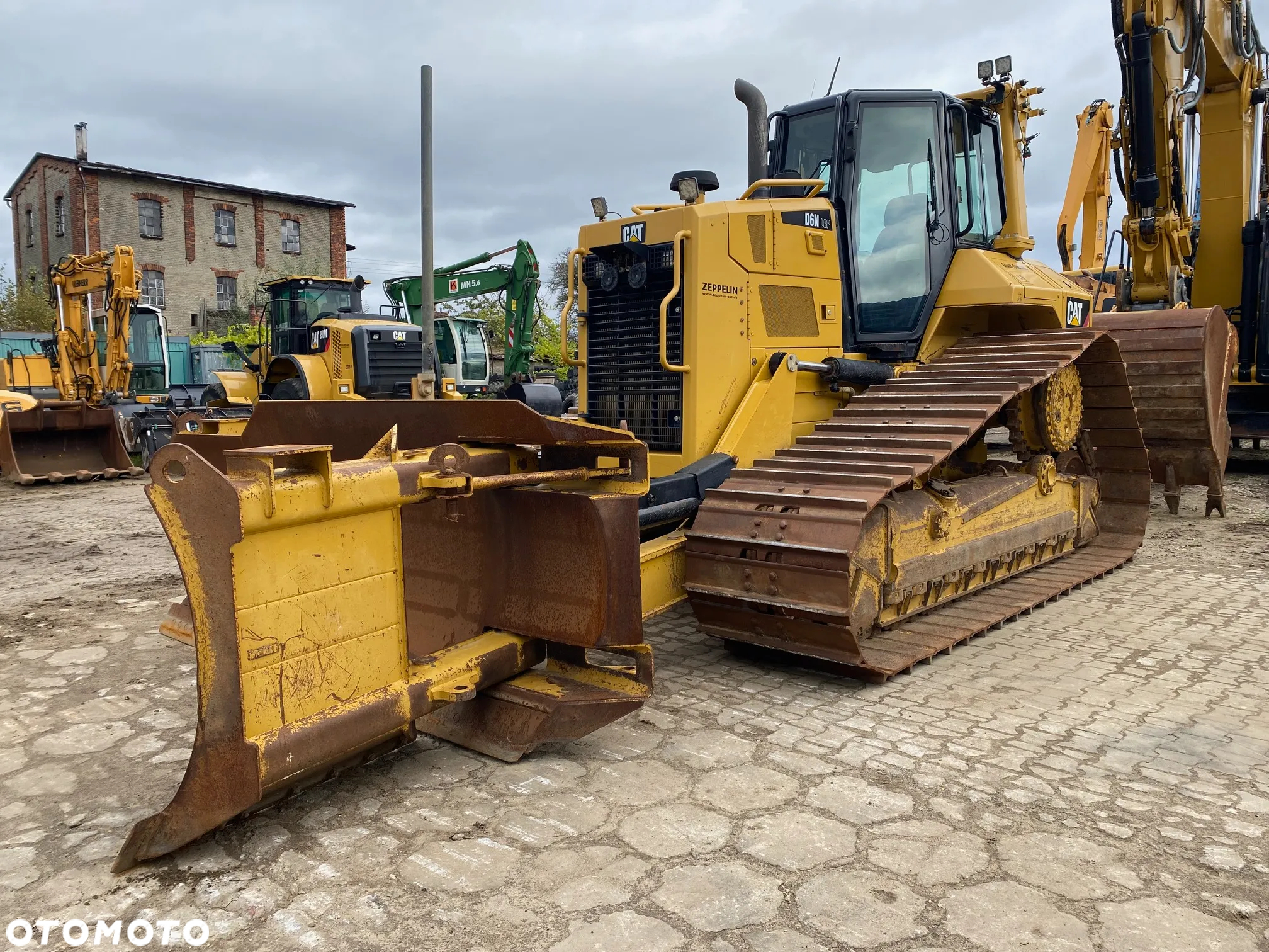 Caterpillar CAT D6N LGP, 2017 ROK, 8200 MTH, Z NIEMIEC, - 4