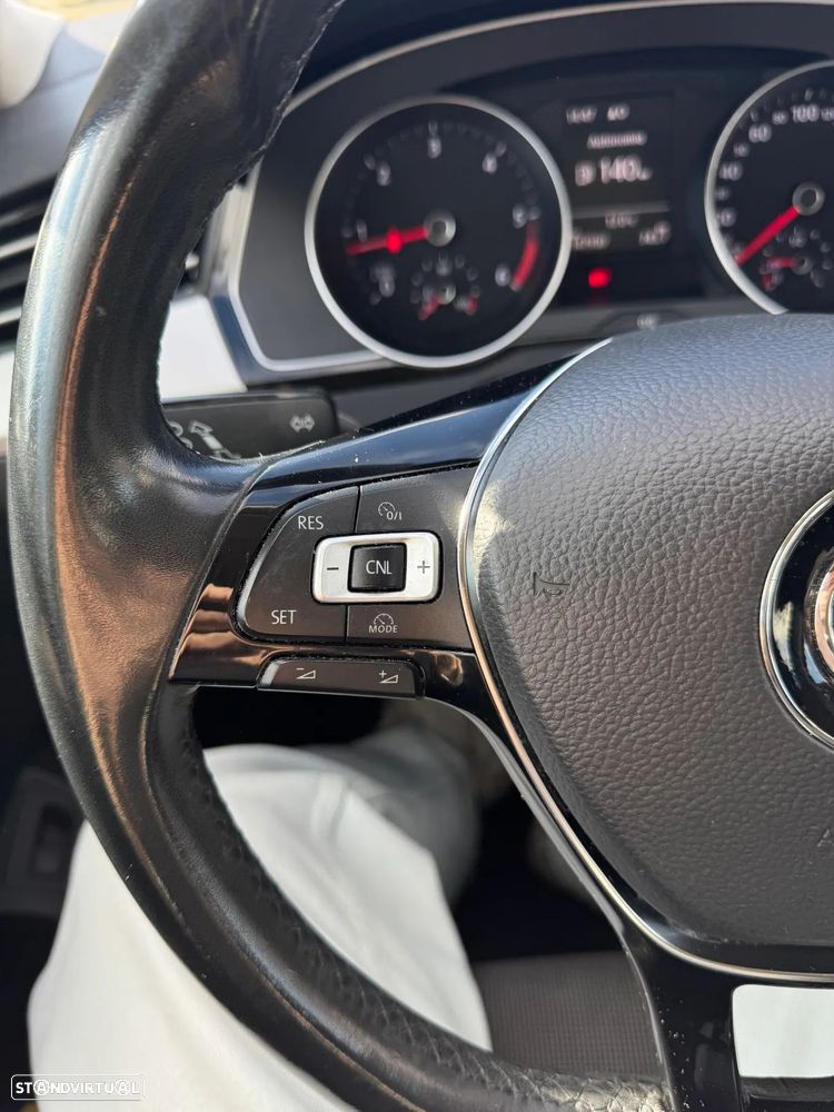 VW Passat Variant 1.6 TDI BlueMotion - 17