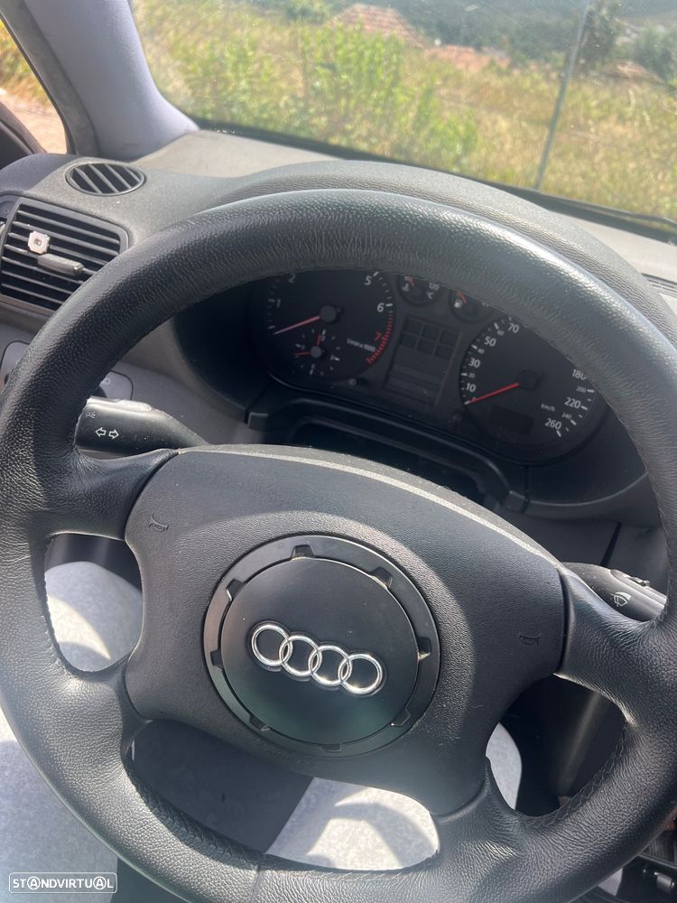 Audi A3 1.6 Ambition - 4