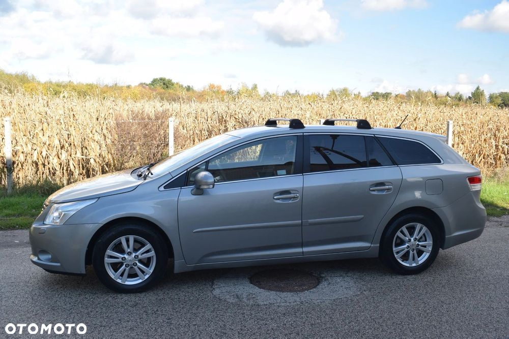 Toyota Avensis 1.8 Sol - 10