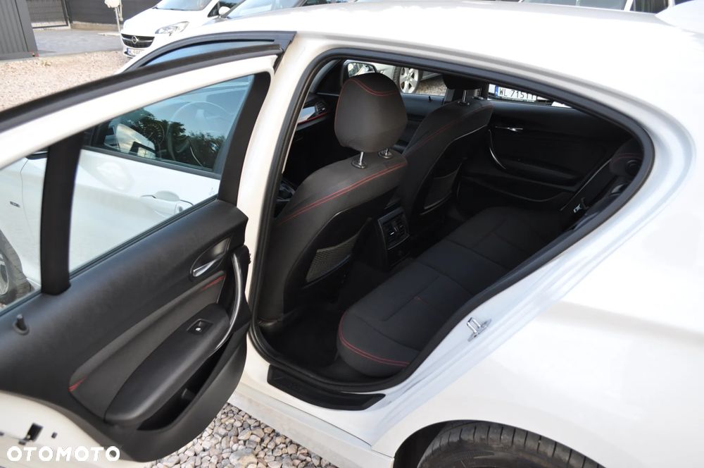 BMW Seria 1 116i - 22