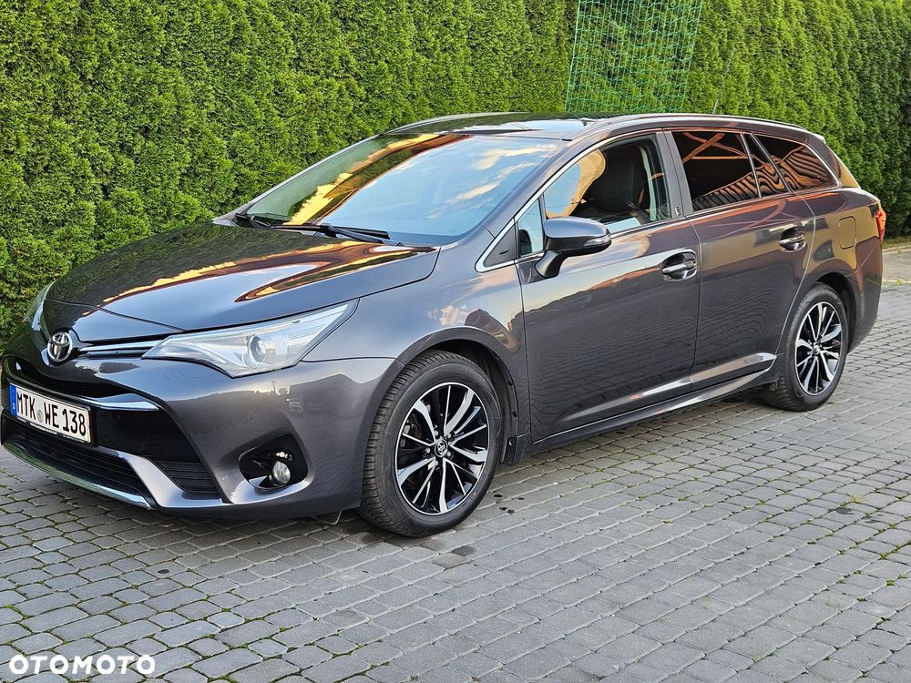 Toyota Avensis - 12