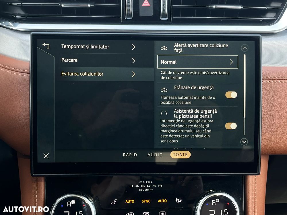 Jaguar F-Pace 25t AWD R-Sport - 33