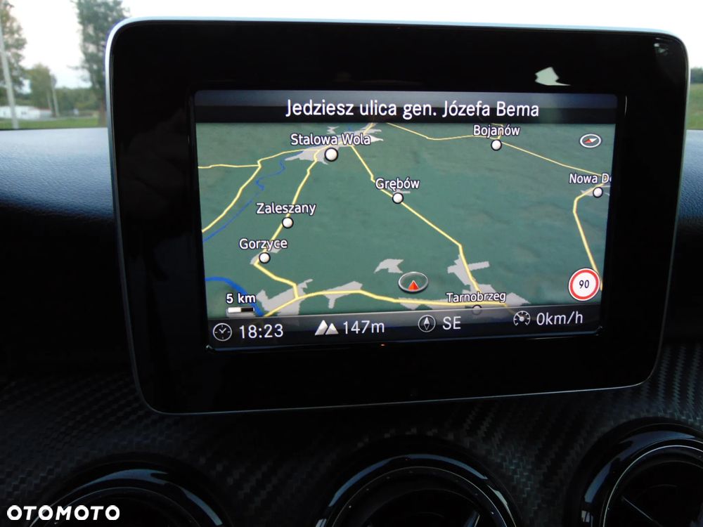 Mercedes-Benz GLA 180 UrbanStyle Edition - 17