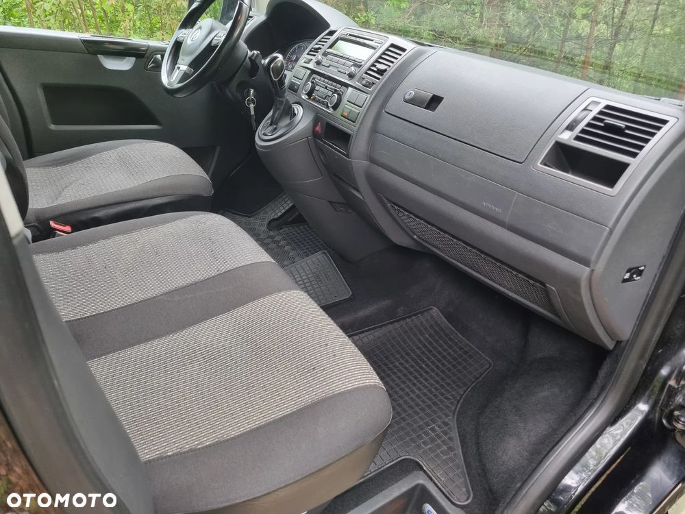 Volkswagen Caravelle - 18