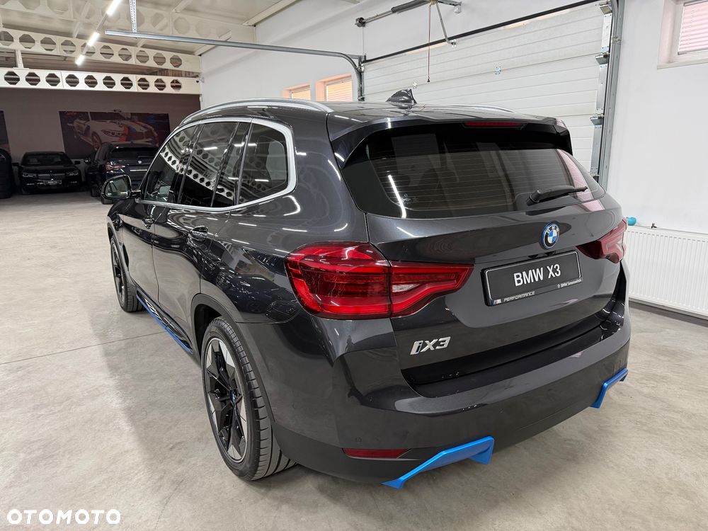 BMW iX3 80kWh Impressive - 11