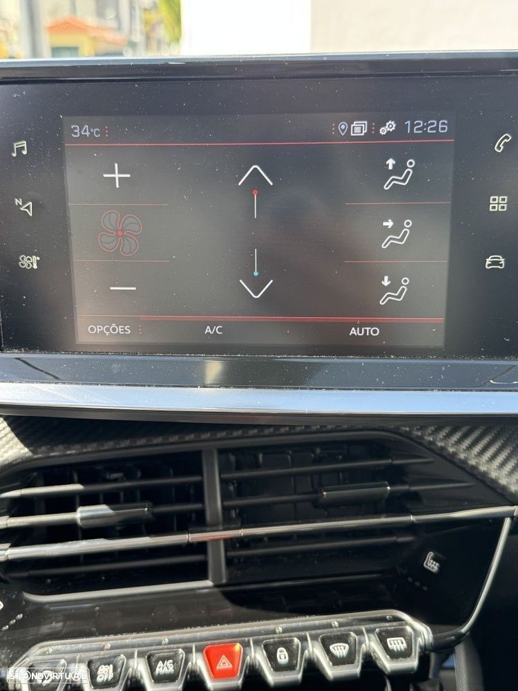 Peugeot 2008 1.2 PureTech Allure Pack EAT8 - 19