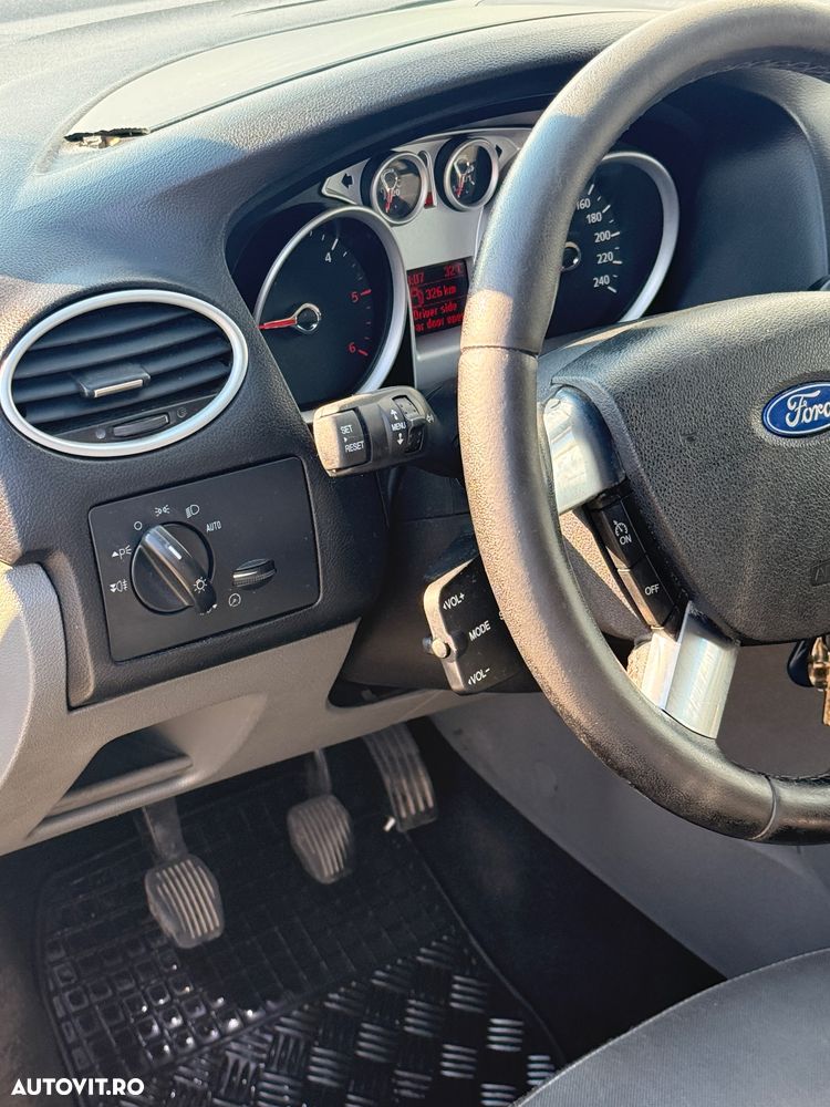 Ford Focus 2.0 TDCI 136 Titanium - 8