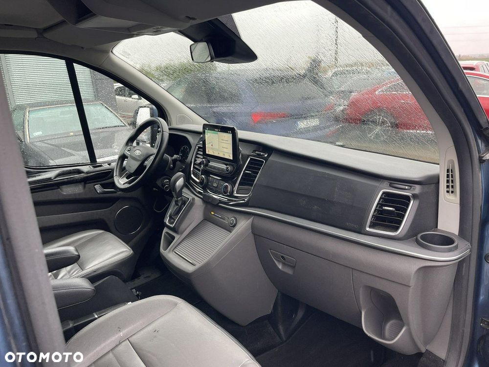 Ford Tourneo Custom - 8