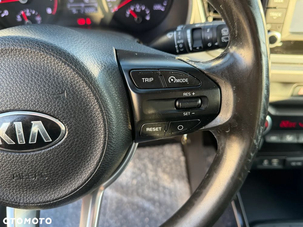 Kia Rio - 23