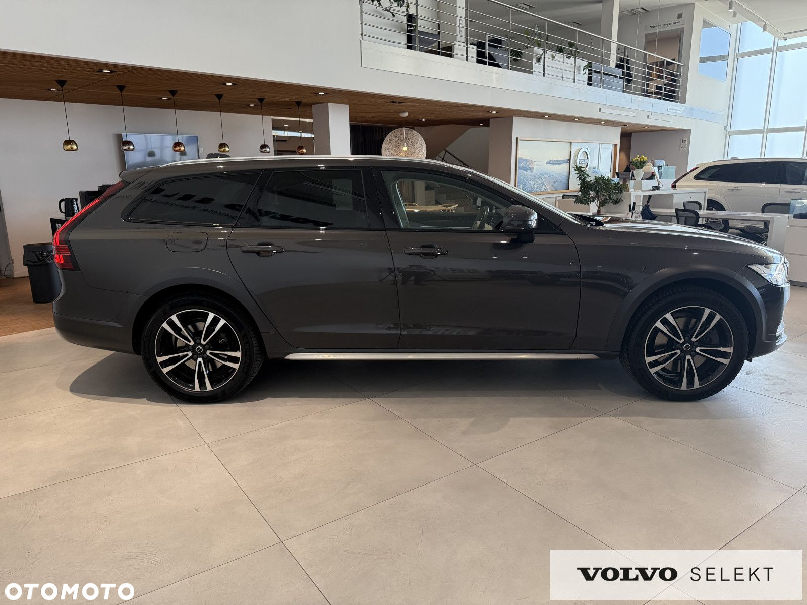Volvo V90 Cross Country - 5
