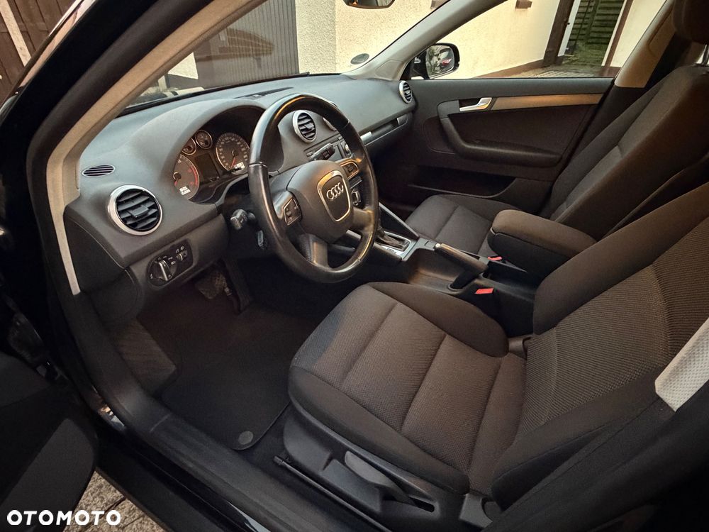 Audi A3 Sportback 2.0 TDI DPF S tronic Ambiente - 3
