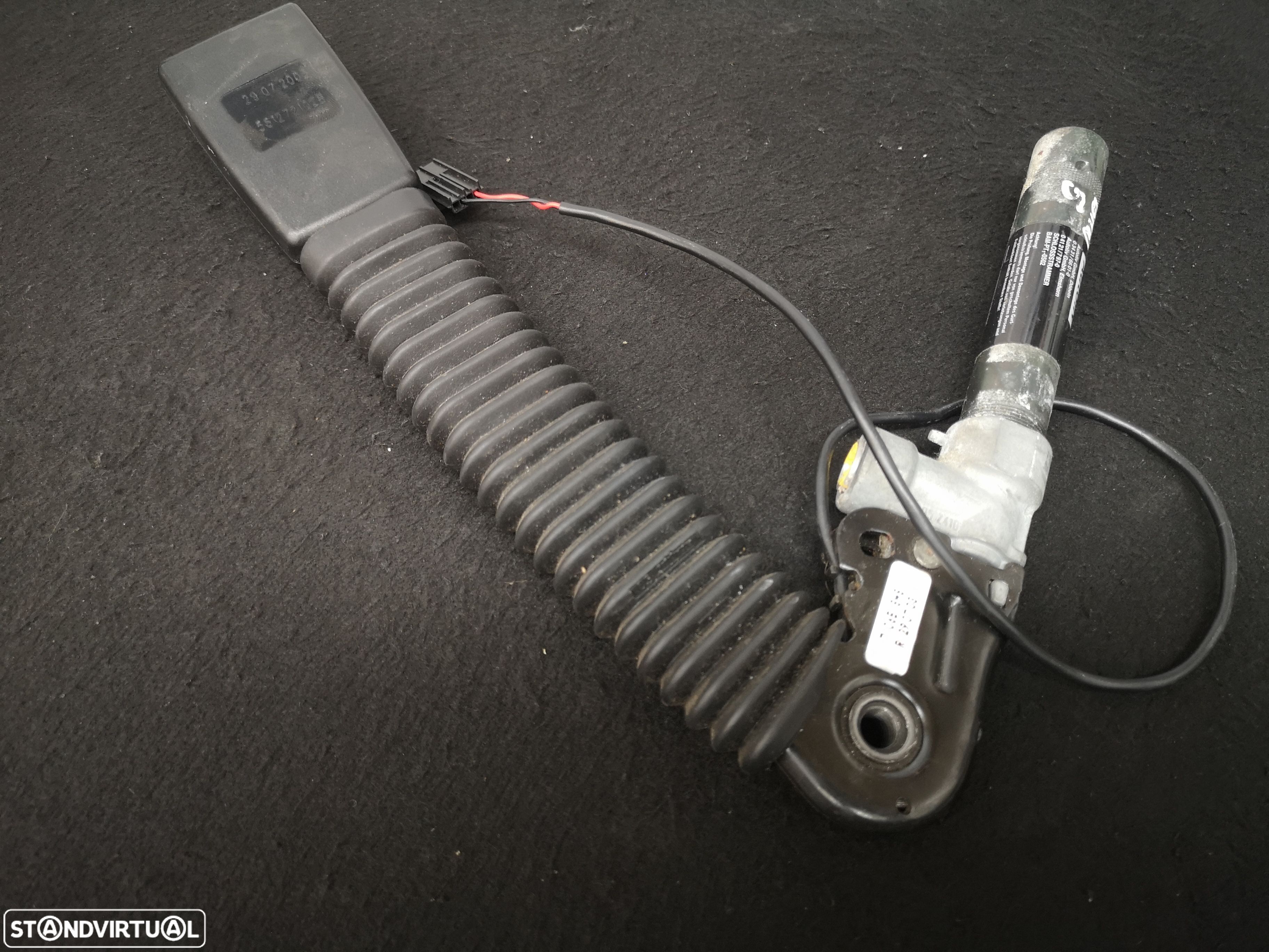 Cinto de Segurança frente direita  Pre-Tensor BMW7 E65 E66  2002+ (2x no estoque) - 1