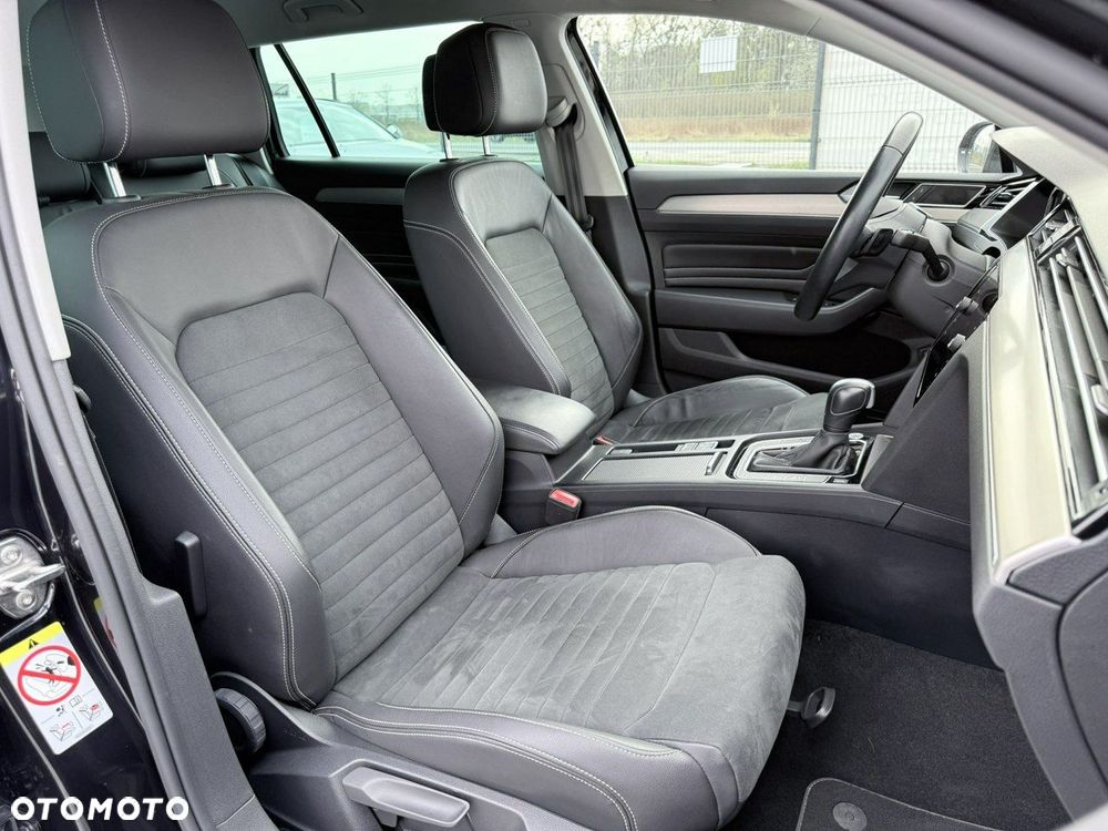 Volkswagen Passat Variant 2.0 TDI 4Mot Elegance DSG - 18