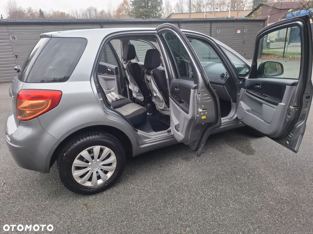 Suzuki SX4 1.6 Premium - 5