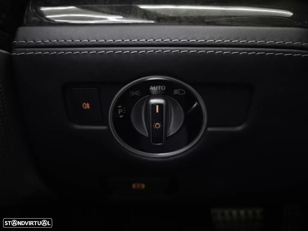 Mercedes-Benz SL 400 9G-TRONIC designo edition - 32