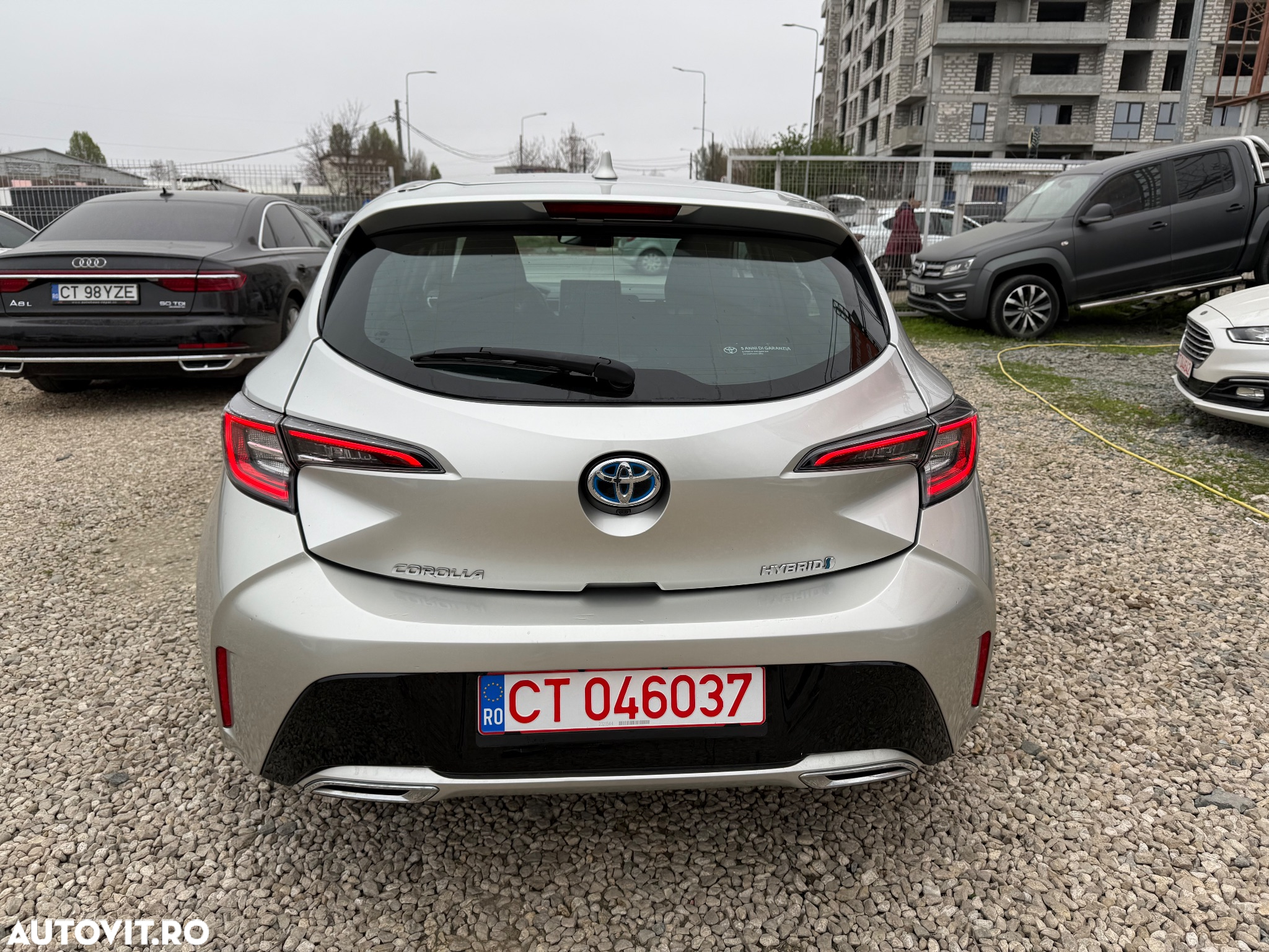 Toyota Corolla 2.0 Hybrid Lounge - 33