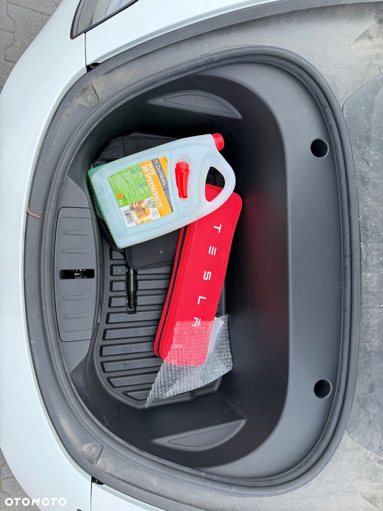 Tesla Model 3 Langstreckenbatterie Allradantrieb Dual Motor - 27