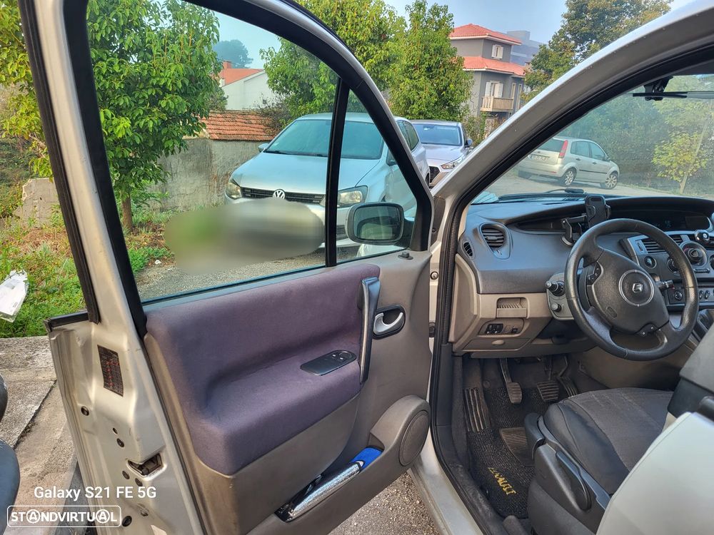 Renault Scénic 1.5 dCi Dynamique S - 4