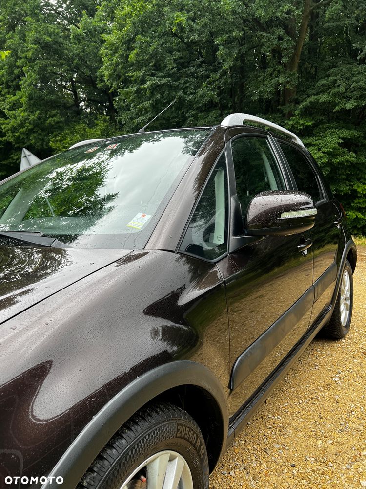 Suzuki SX4 1.6 Comfort Plus - 18