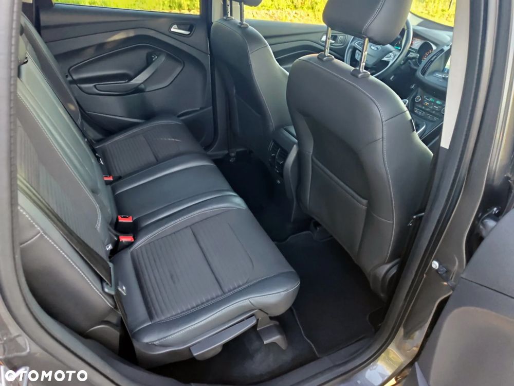 Ford Kuga 2.0 TDCi 2x4 Titanium - 10