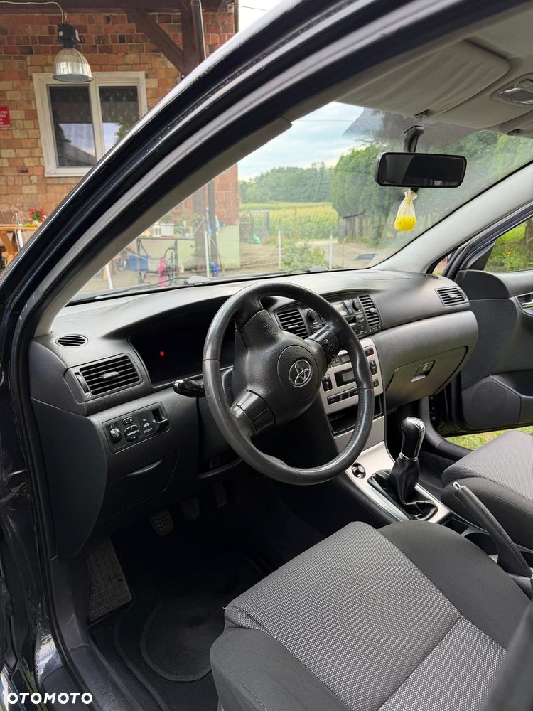 Toyota Corolla 1.4 D-4D - 5