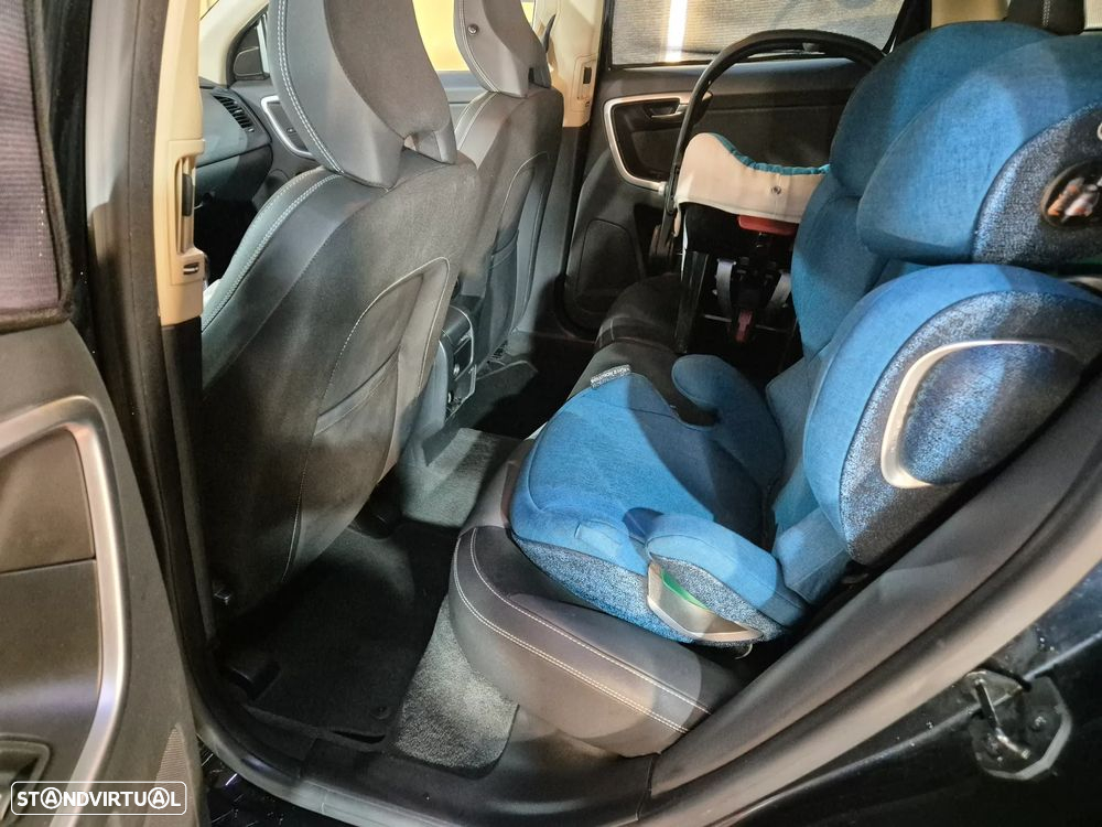 Volvo XC 60 2.0 D3 Drive Momentum - 14