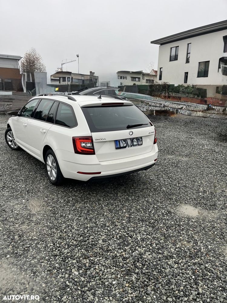 Skoda Octavia 2.0 TDI Style - 3