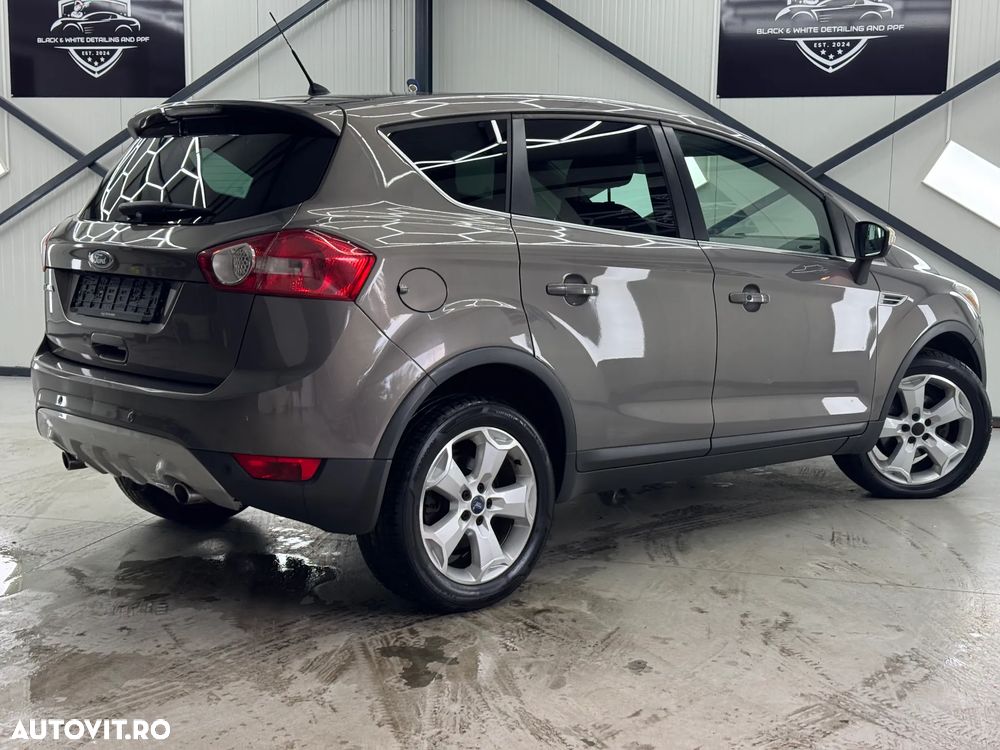 Ford Kuga 2.0 TDCi Powershift 4WD Titanium - 14