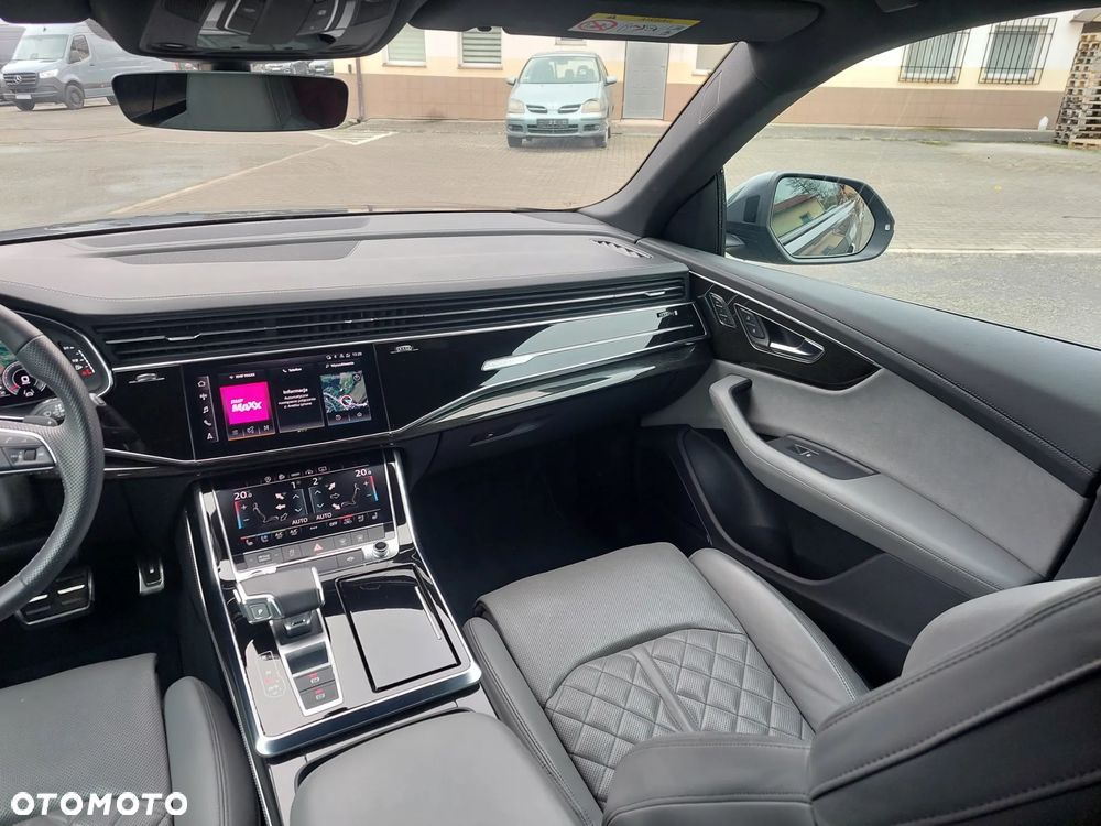 Audi Q8 Sportback e-tron - 34