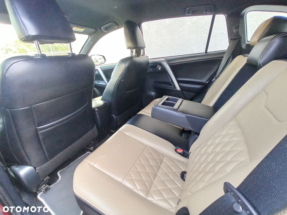 Toyota RAV4 - 8