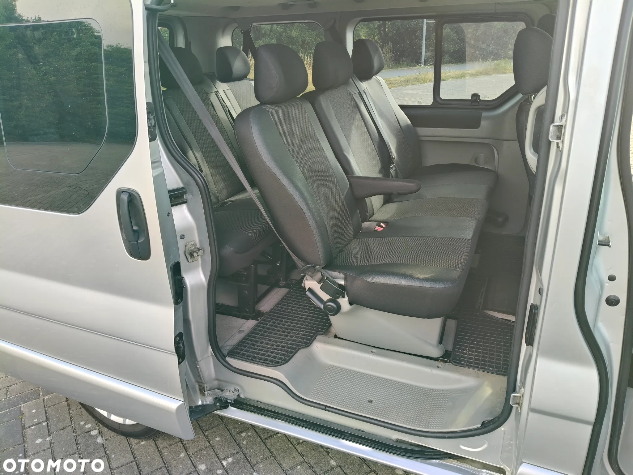 Renault Trafic 2.0 dCi 115 Combi L1H1 - 9