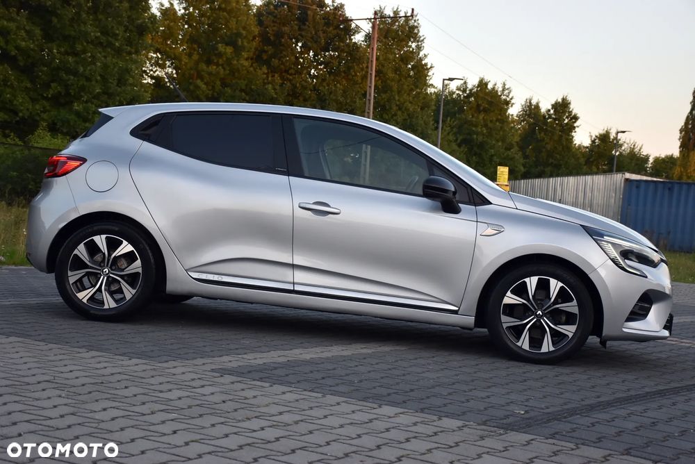 Renault Clio - 11
