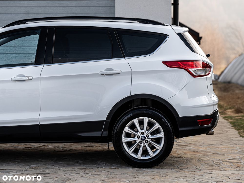 Ford Kuga 2.0 TDCi 2x4 Titanium - 8