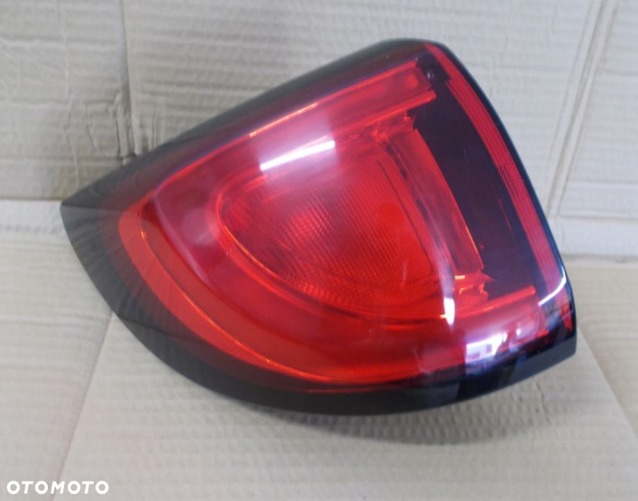 LAMPA TYŁ LEWA CHRYSLER PACIFICA 2016- - 1
