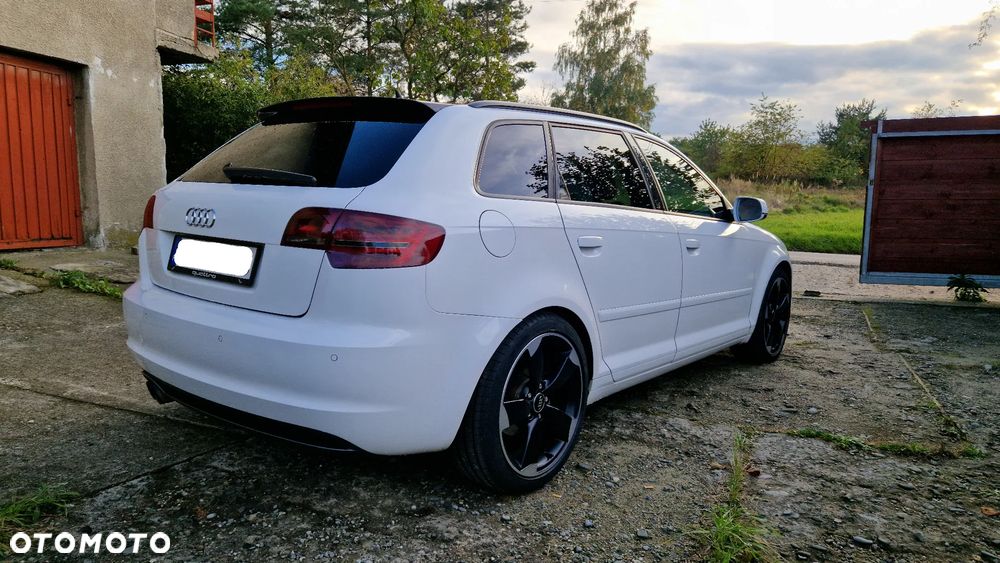 Audi A3 Sportback 2.0 TDI DPF Quattro Ambition - 4