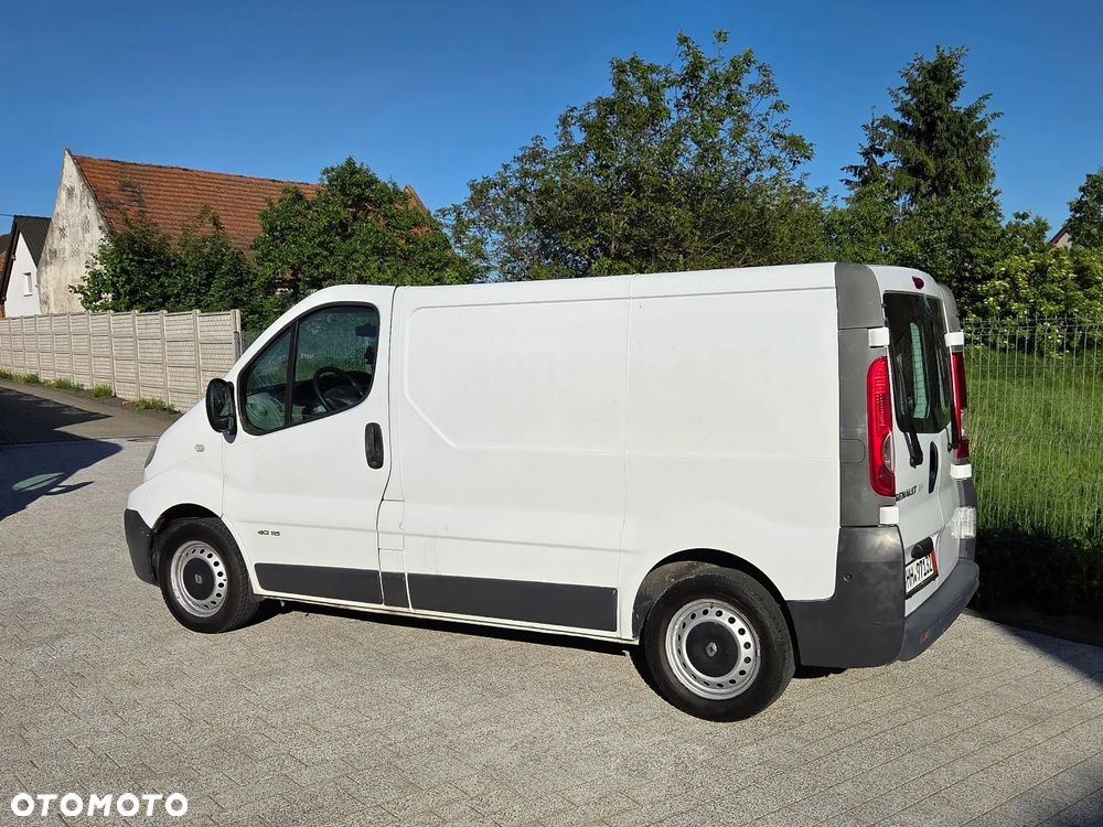 Renault TRAFIC - 2