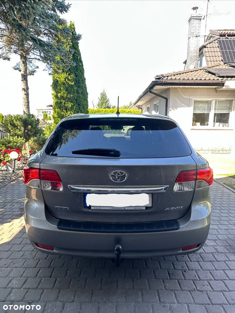 Toyota Avensis 1.8 Comfort - 5