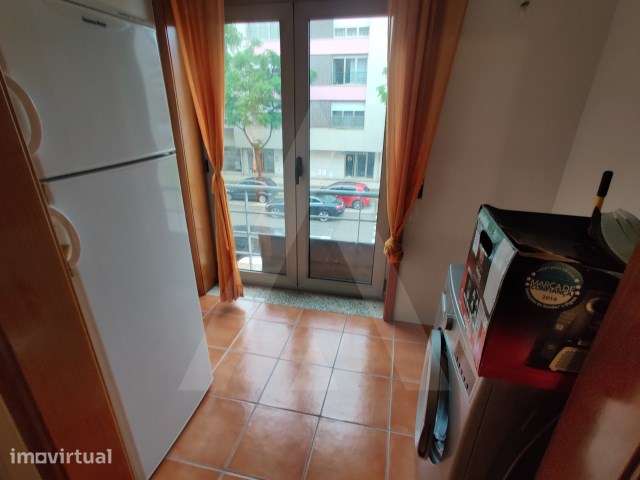 Apartamento T2  junto ao C.C. Glicínias - Grande imagem: 3/17