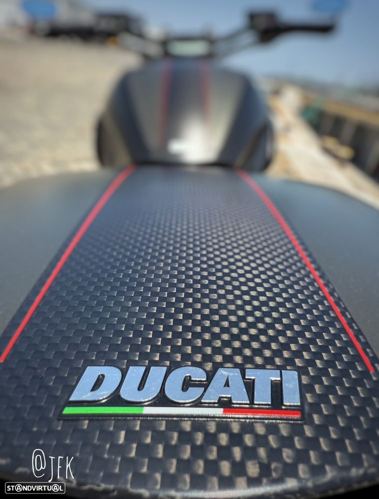 Ducati Diavel Carbon Edition - 8