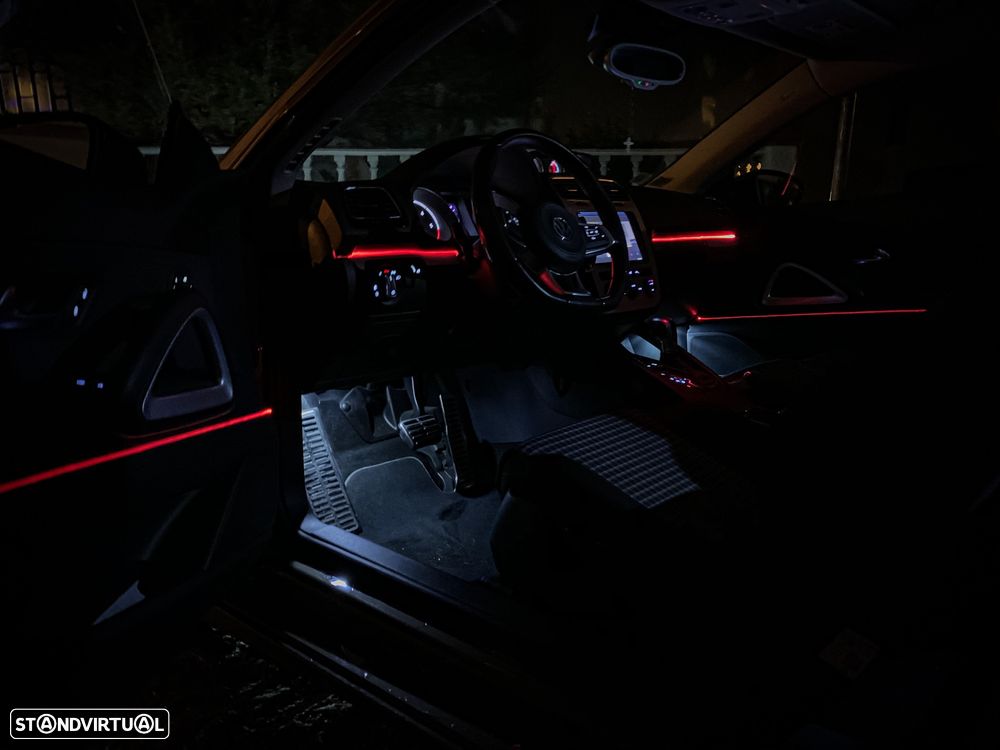 VW Scirocco 2.0 TDI Sport DSG - 11