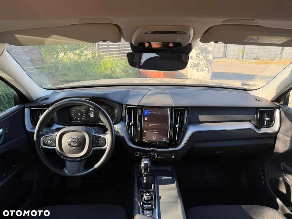 Volvo XC 60 D3 Momentum - 8