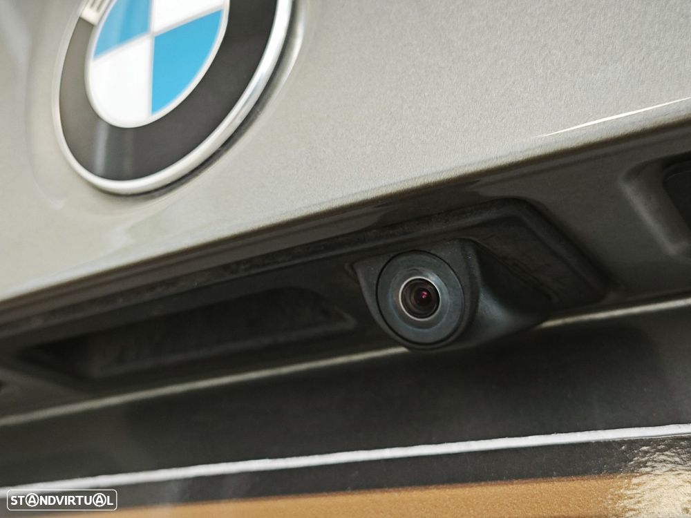 BMW 318 d Touring Line Luxury - 28