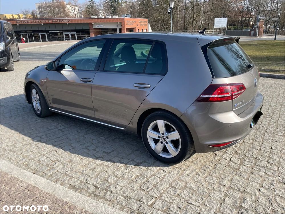 Volkswagen Golf - 4