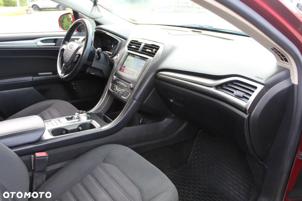 Ford Fusion - 17
