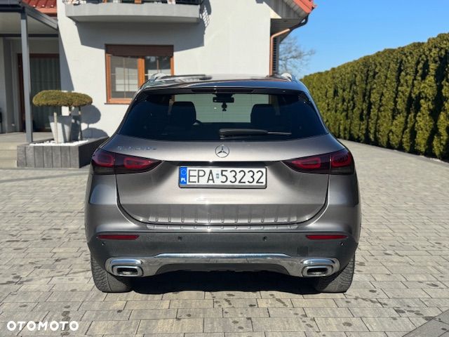 Mercedes-Benz GLA - 6